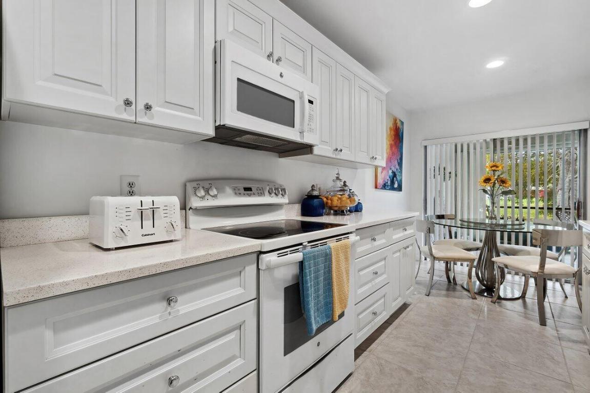 136 Village Walk Drive, Royal Palm Beach