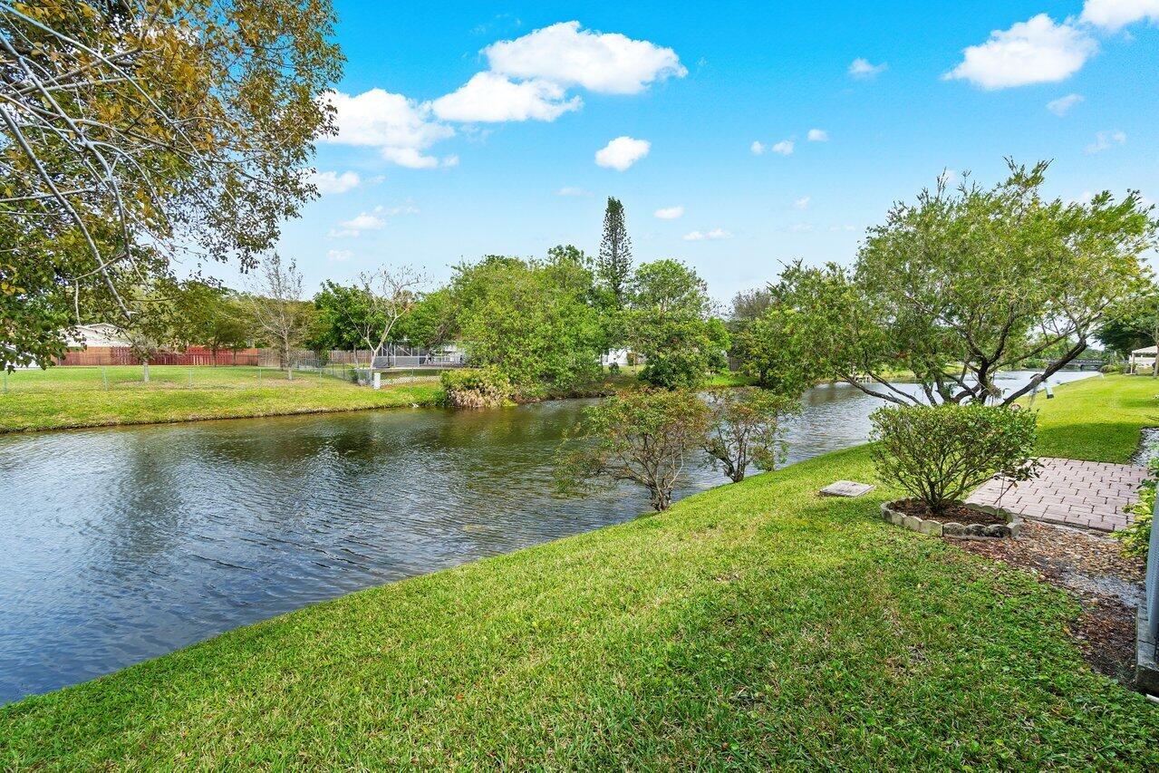 136 Village Walk Drive, Royal Palm Beach