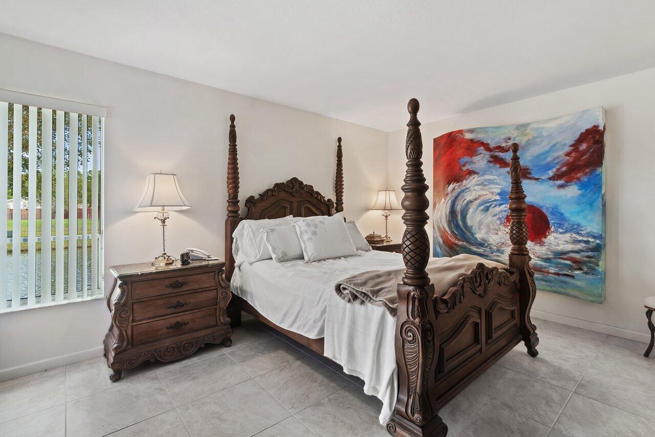 136 Village Walk Drive, Royal Palm Beach