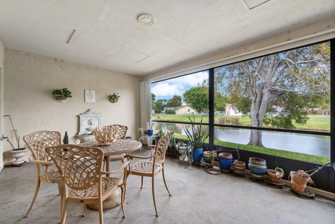 136 Village Walk Drive, Royal Palm Beach