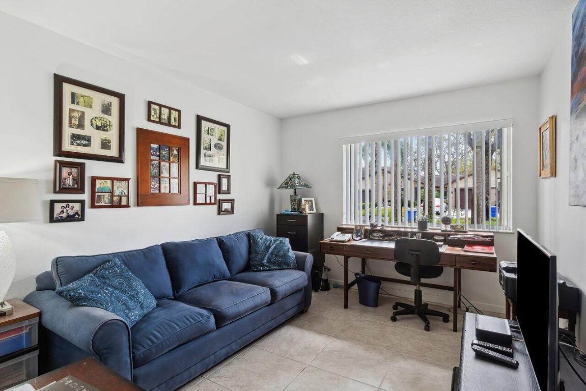 136 Village Walk Drive, Royal Palm Beach