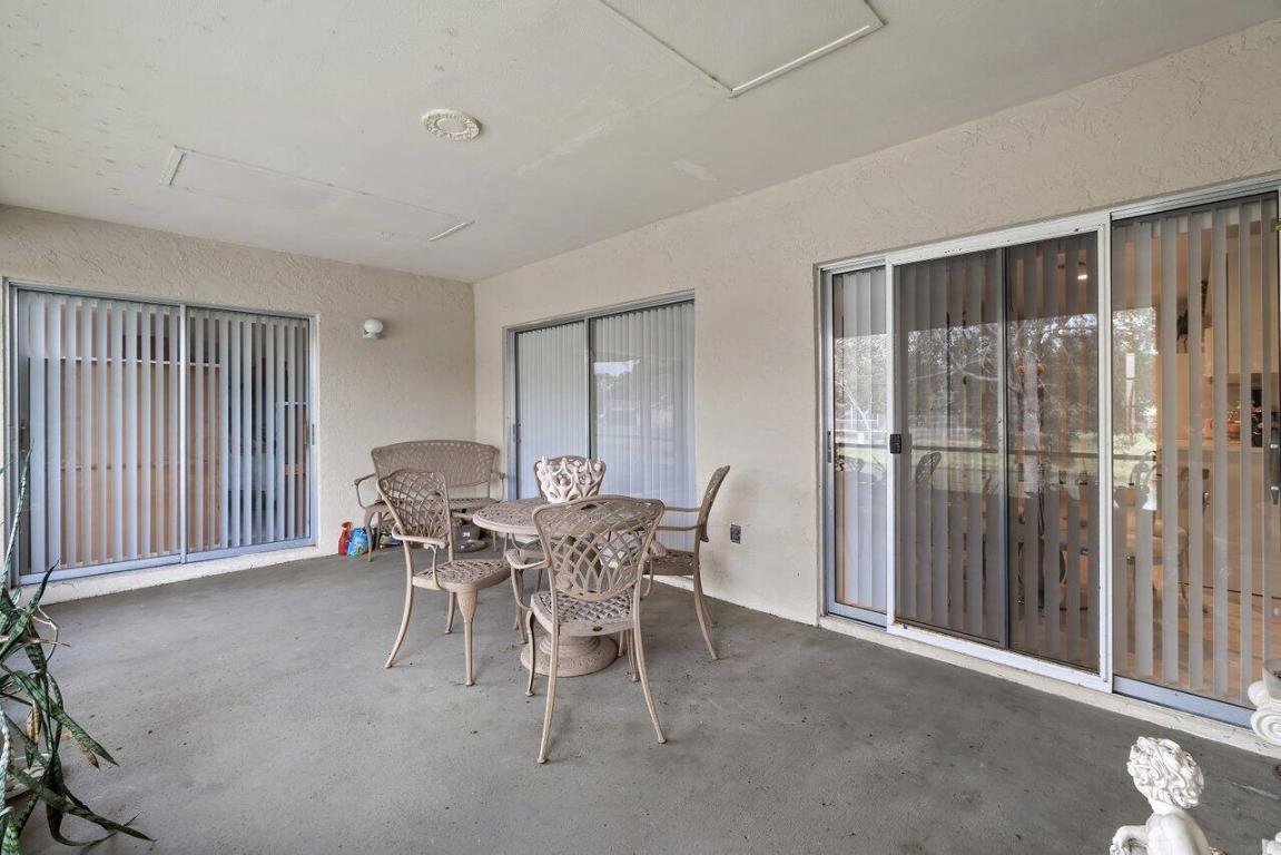 136 Village Walk Drive, Royal Palm Beach