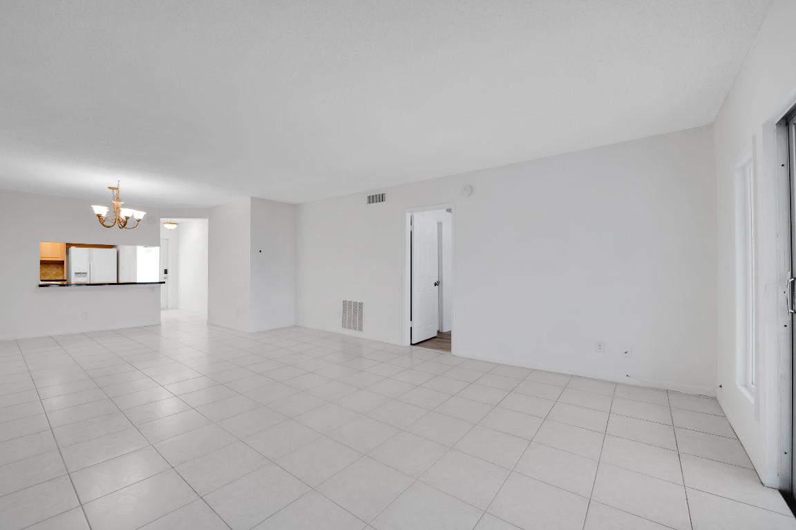 2731 NE 14th St Causeway 314, Pompano Beach Unit: 314