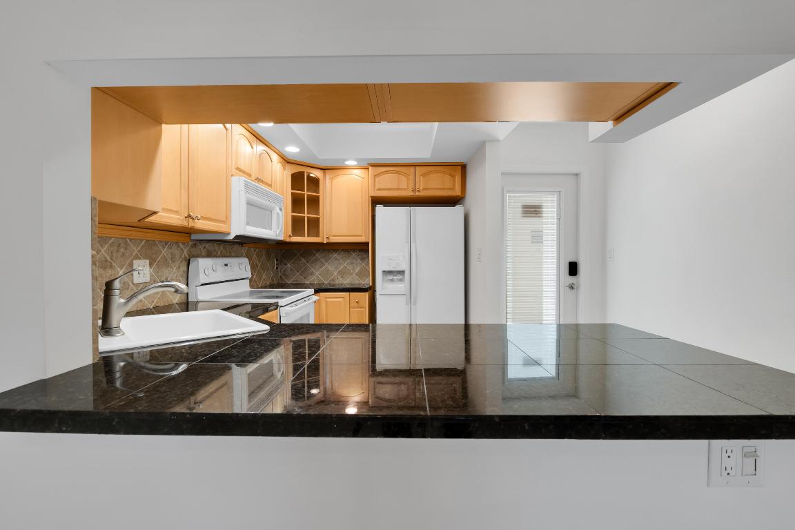 2731 NE 14th St Causeway 314, Pompano Beach Unit: 314