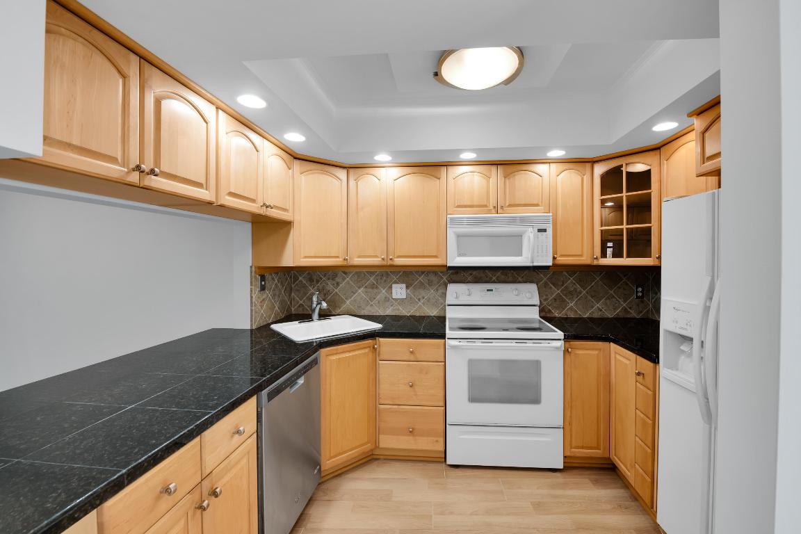 2731 NE 14th St Causeway 314, Pompano Beach Unit: 314