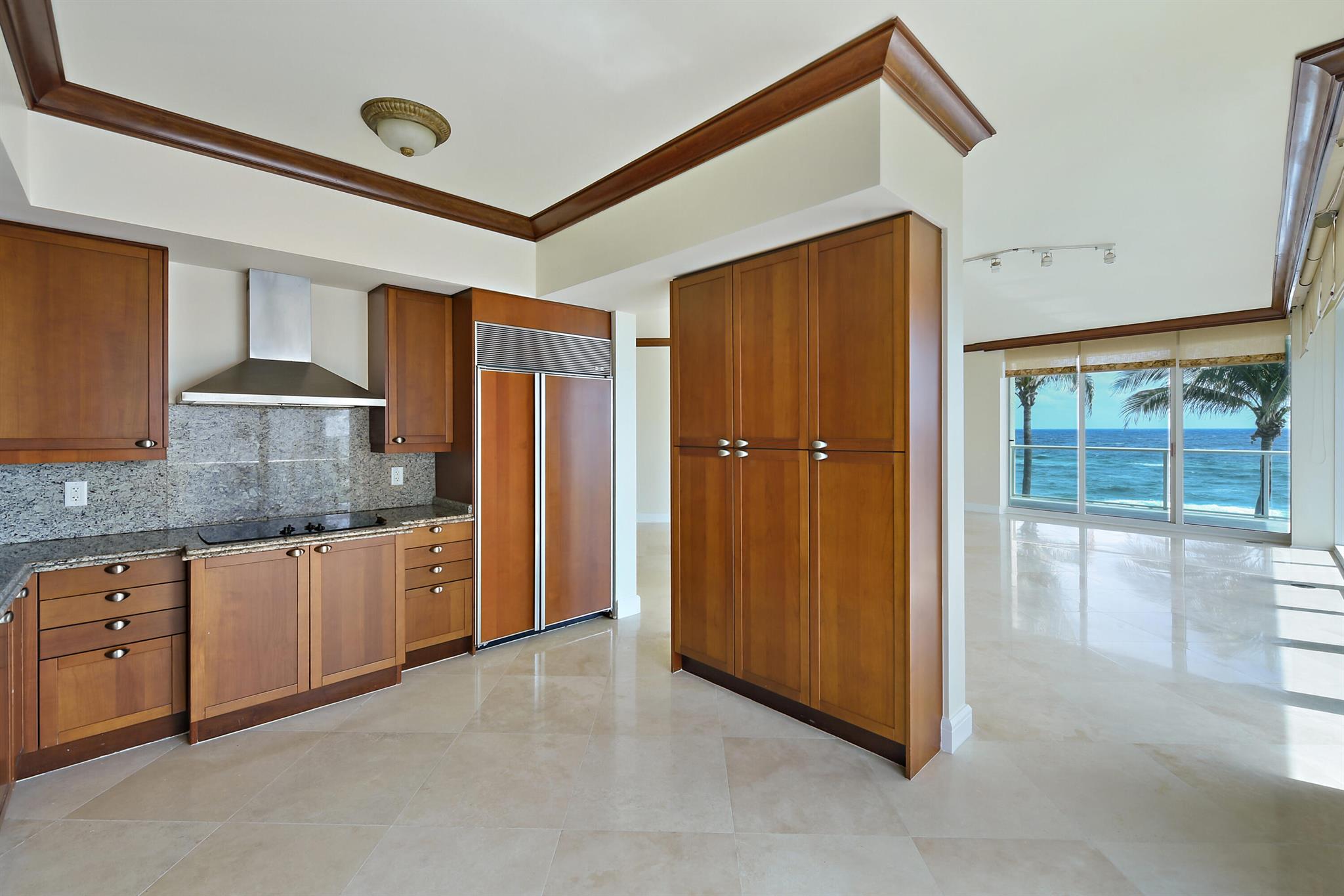 1063 Hillsboro Mile 301