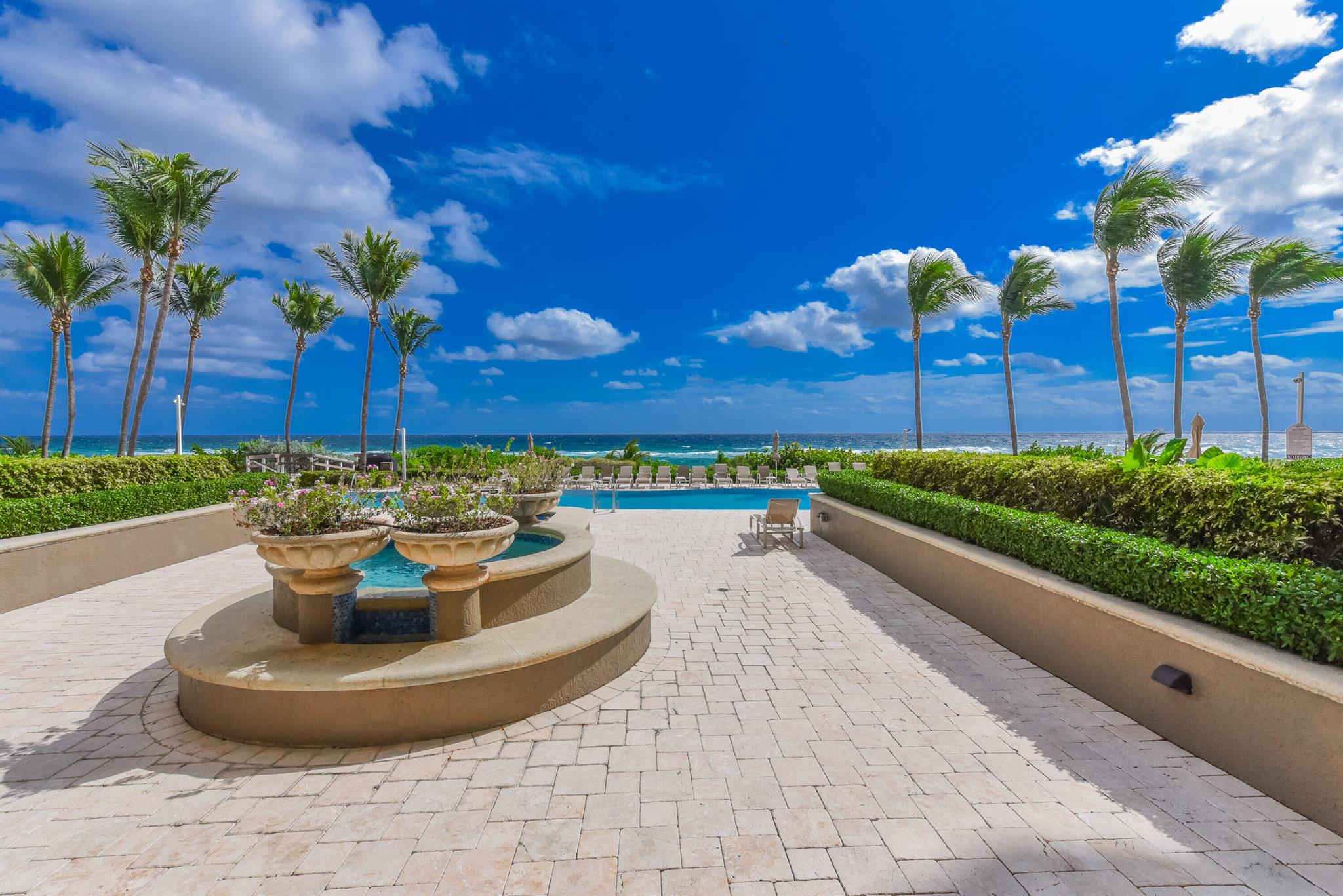 1063 Hillsboro Mile 301