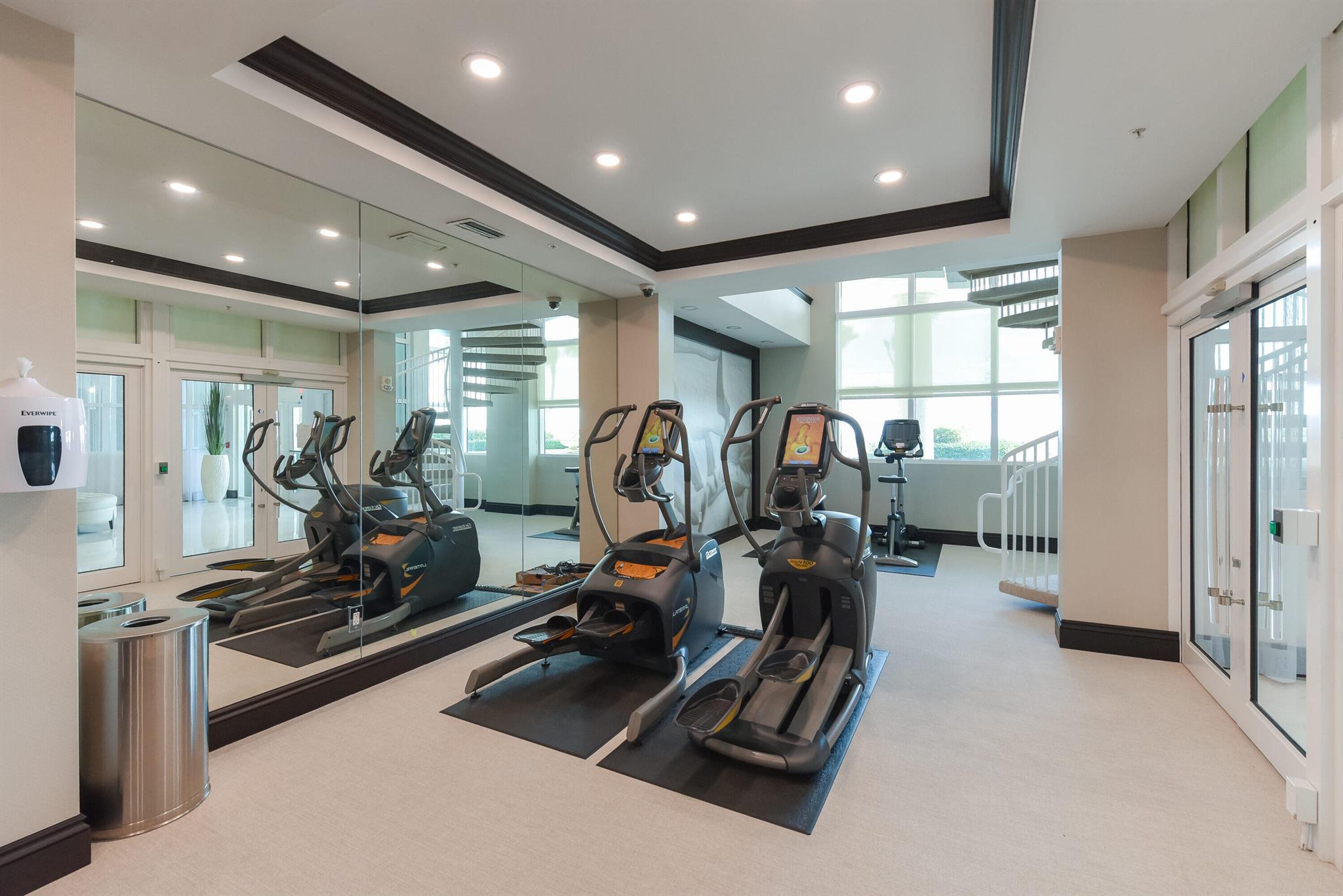 1063 Hillsboro Mile 301