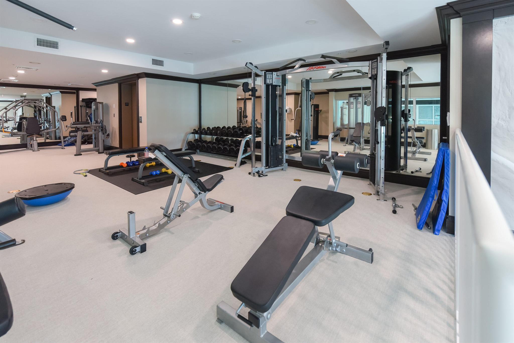 1063 Hillsboro Mile 301