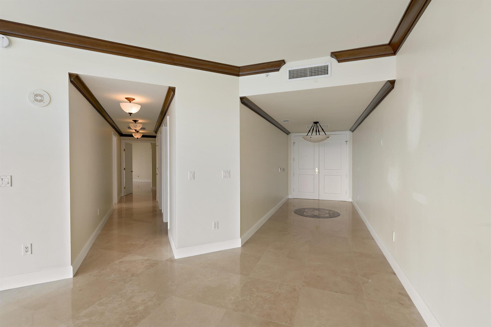 1063 Hillsboro Mile 301