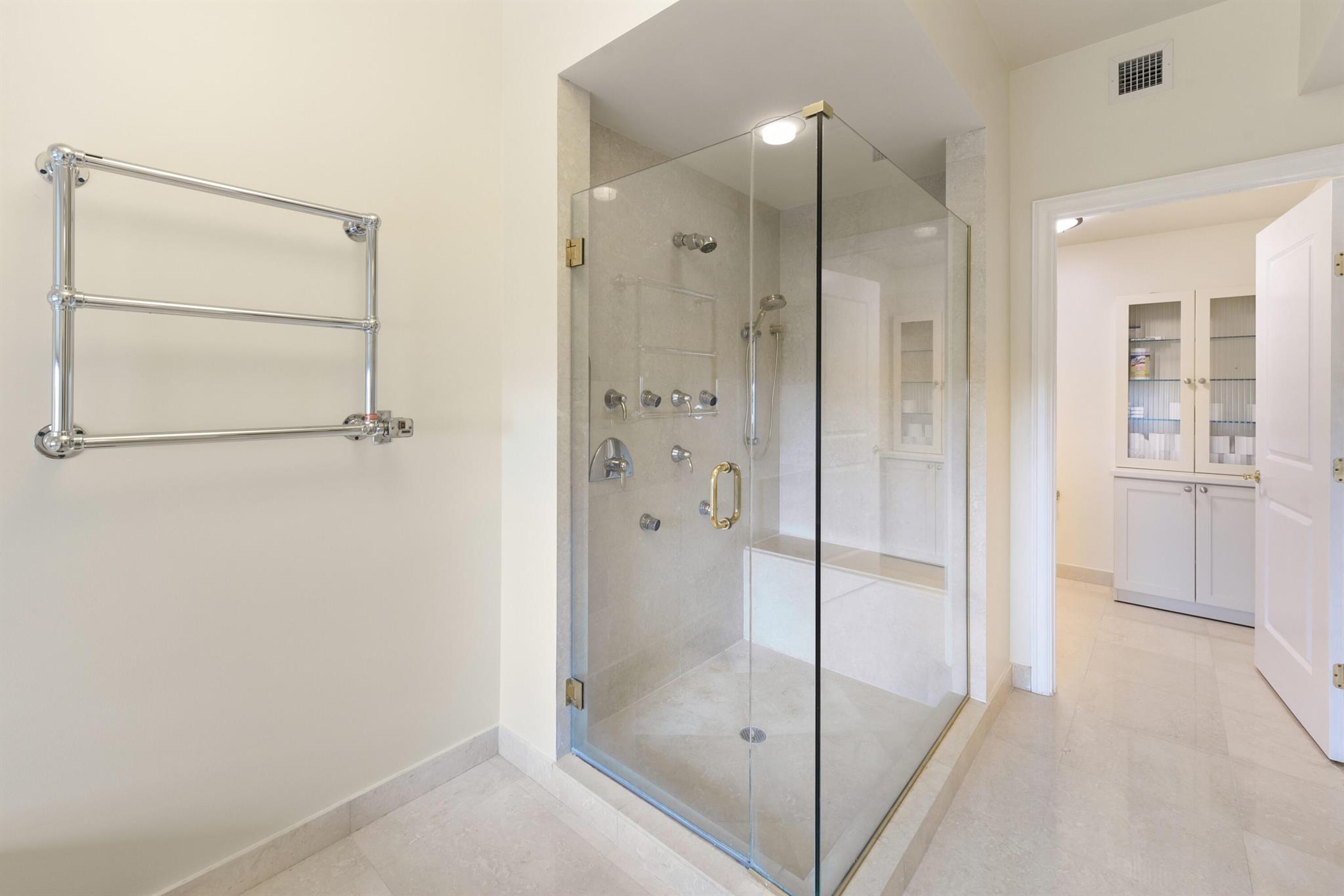 1063 Hillsboro Mile 301