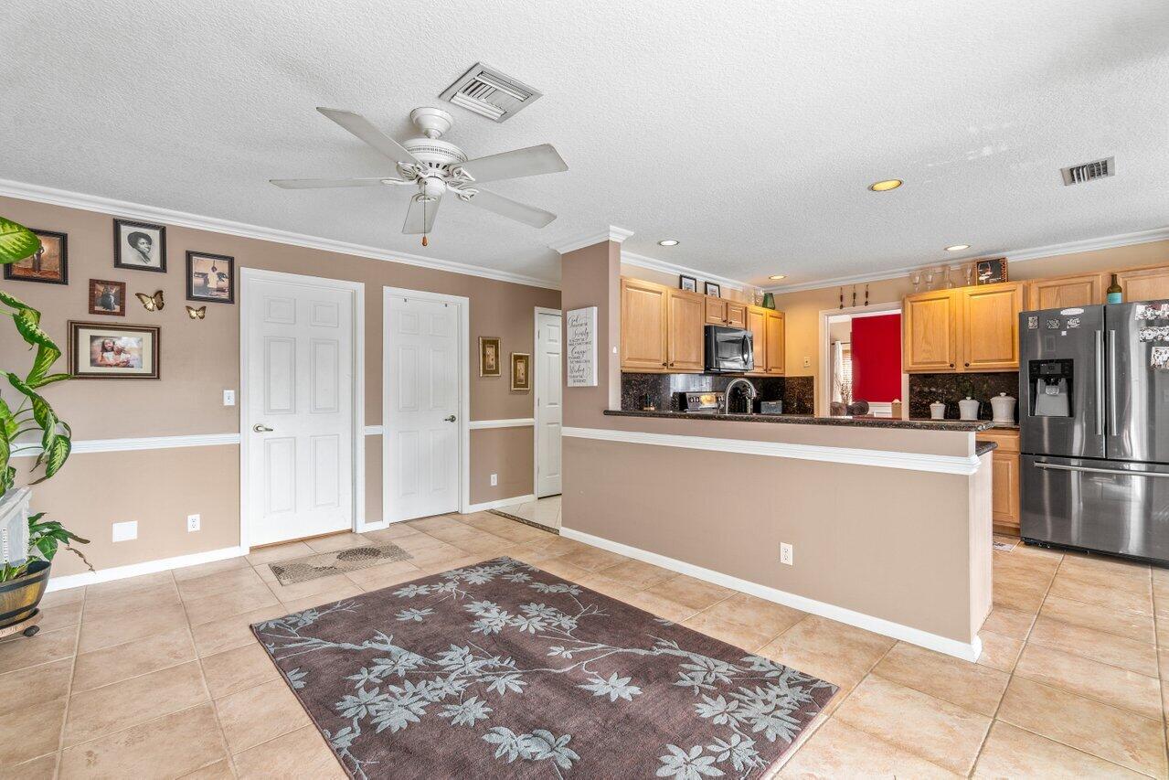 2915 NW 70th Avenue