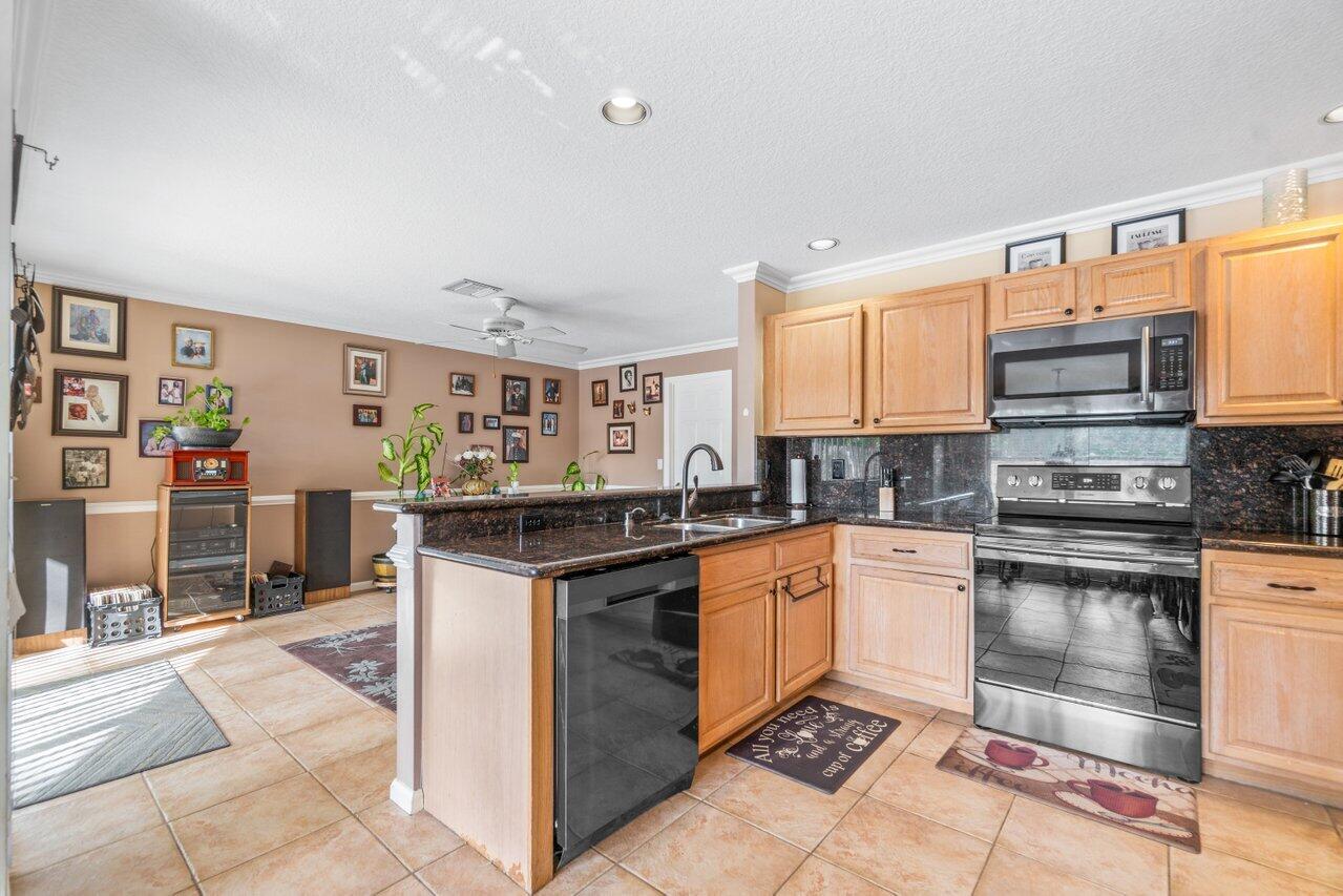 2915 NW 70th Avenue