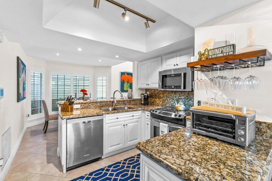 21419 Fairfield Lane