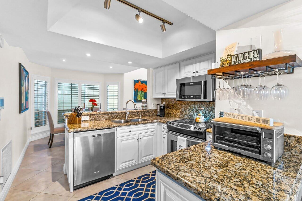 21419 Fairfield Lane