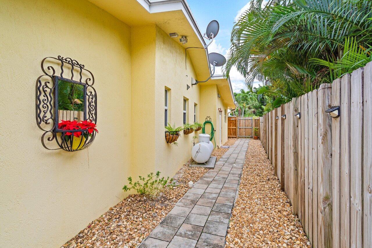 1709 Coral Gardens Drive