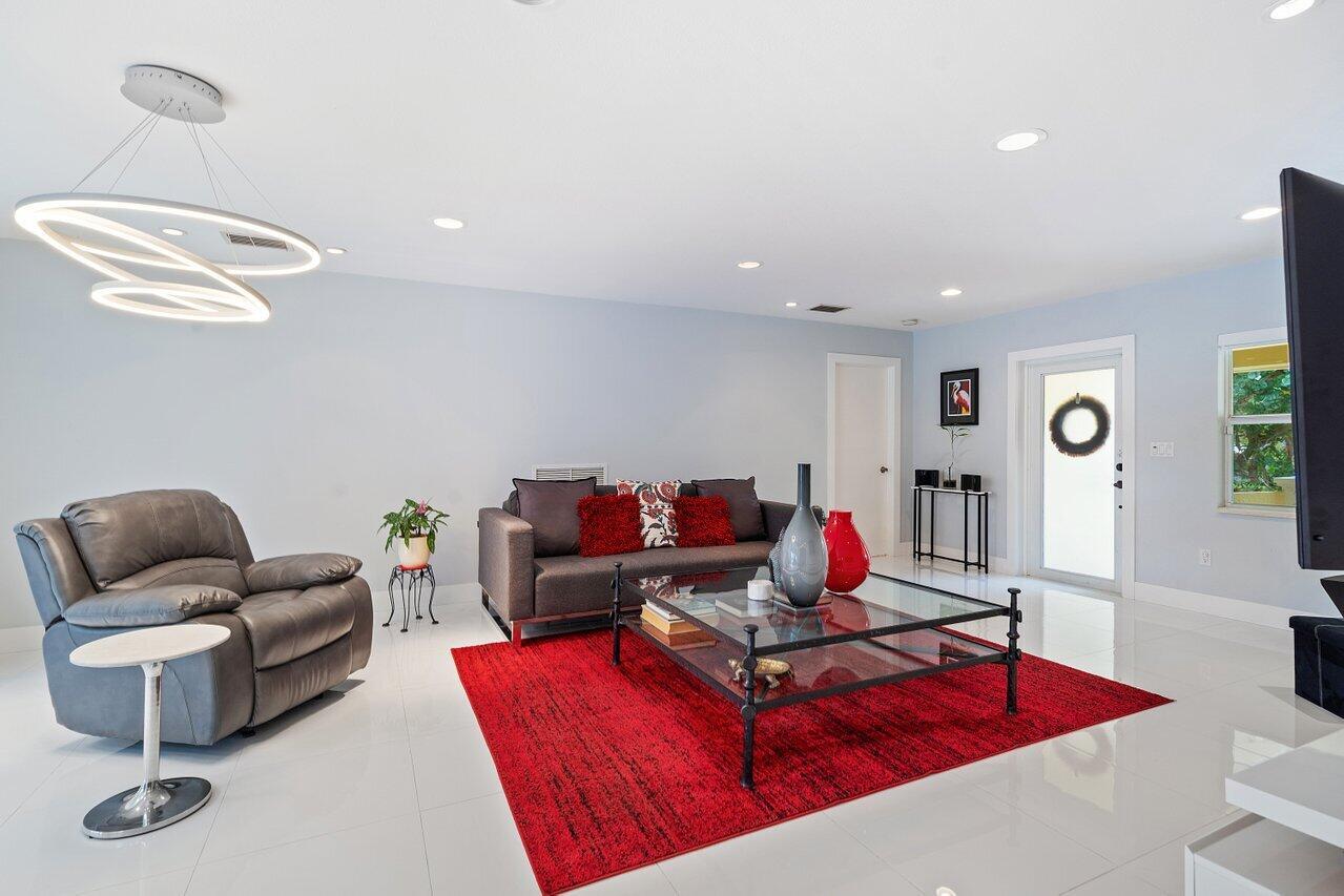 1709 Coral Gardens Drive