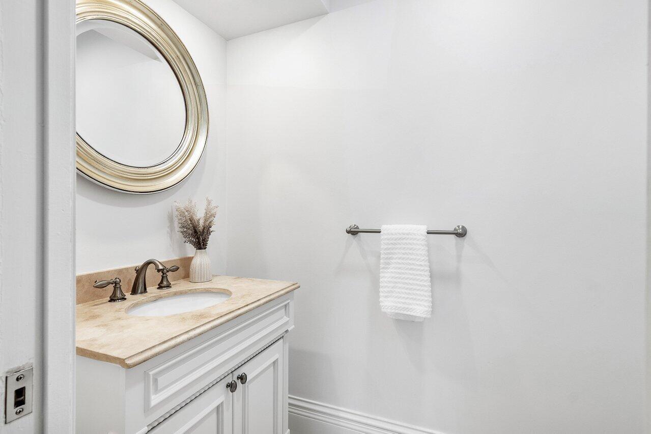2360 NW 38th Street
