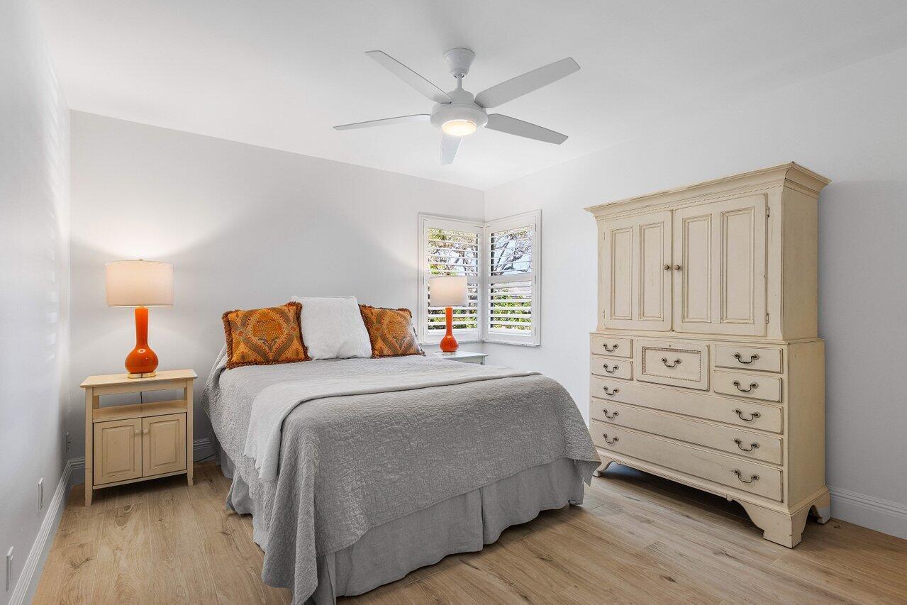 2360 NW 38th Street