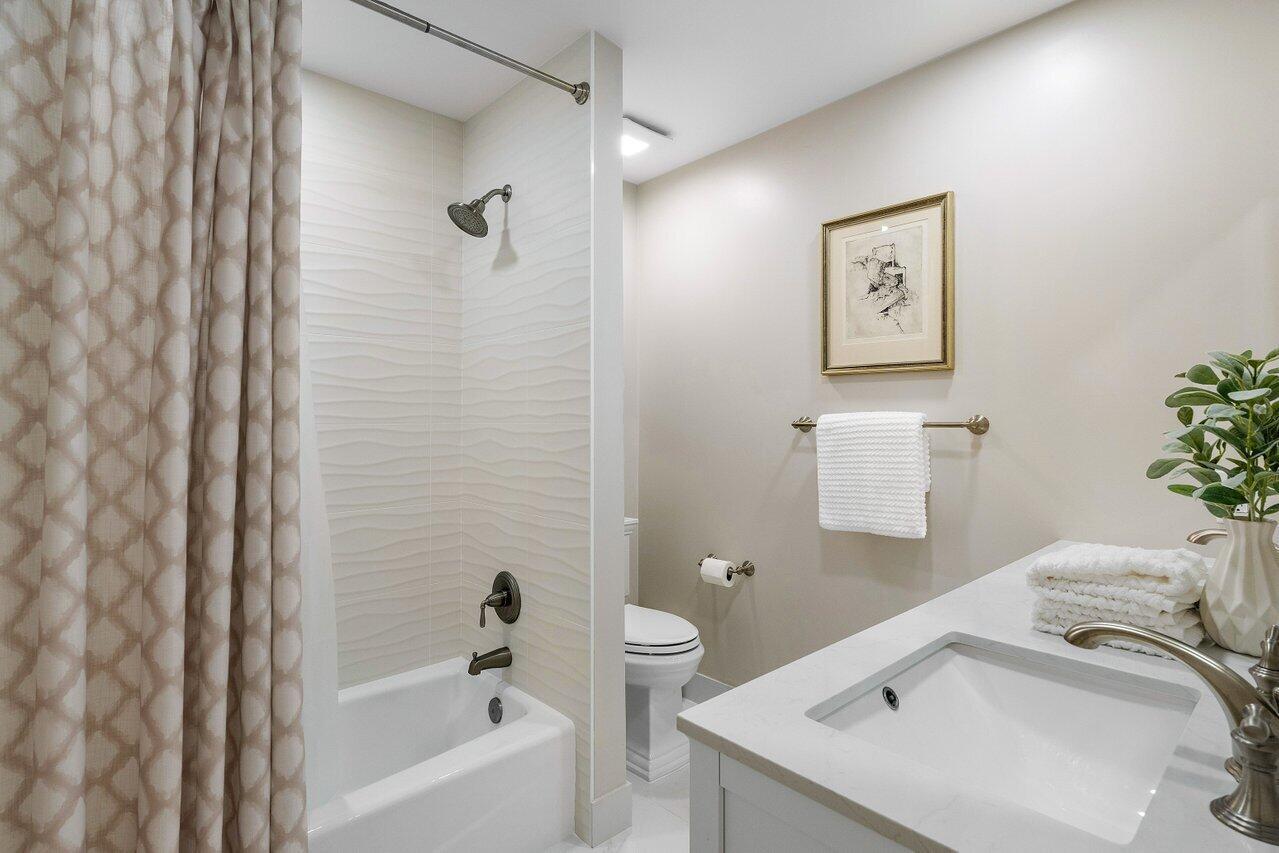 2360 NW 38th Street