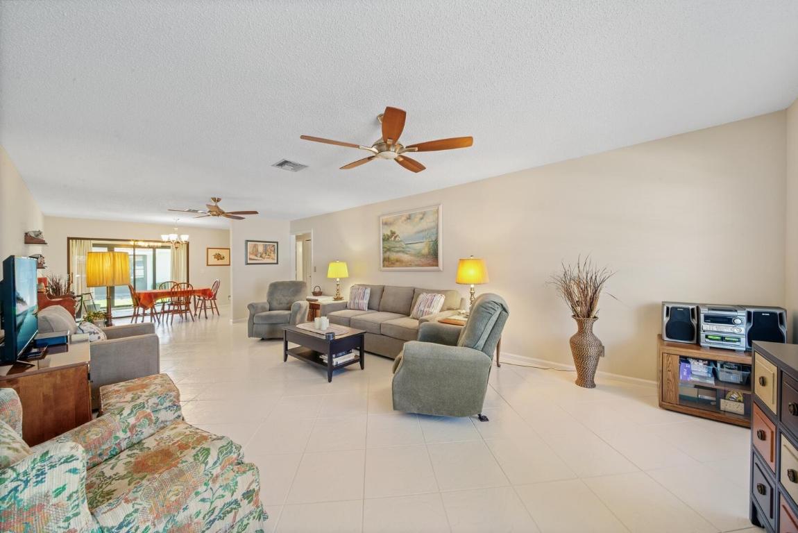 4390 Eucalyptus Tree Court B, Boynton Beach Unit: B