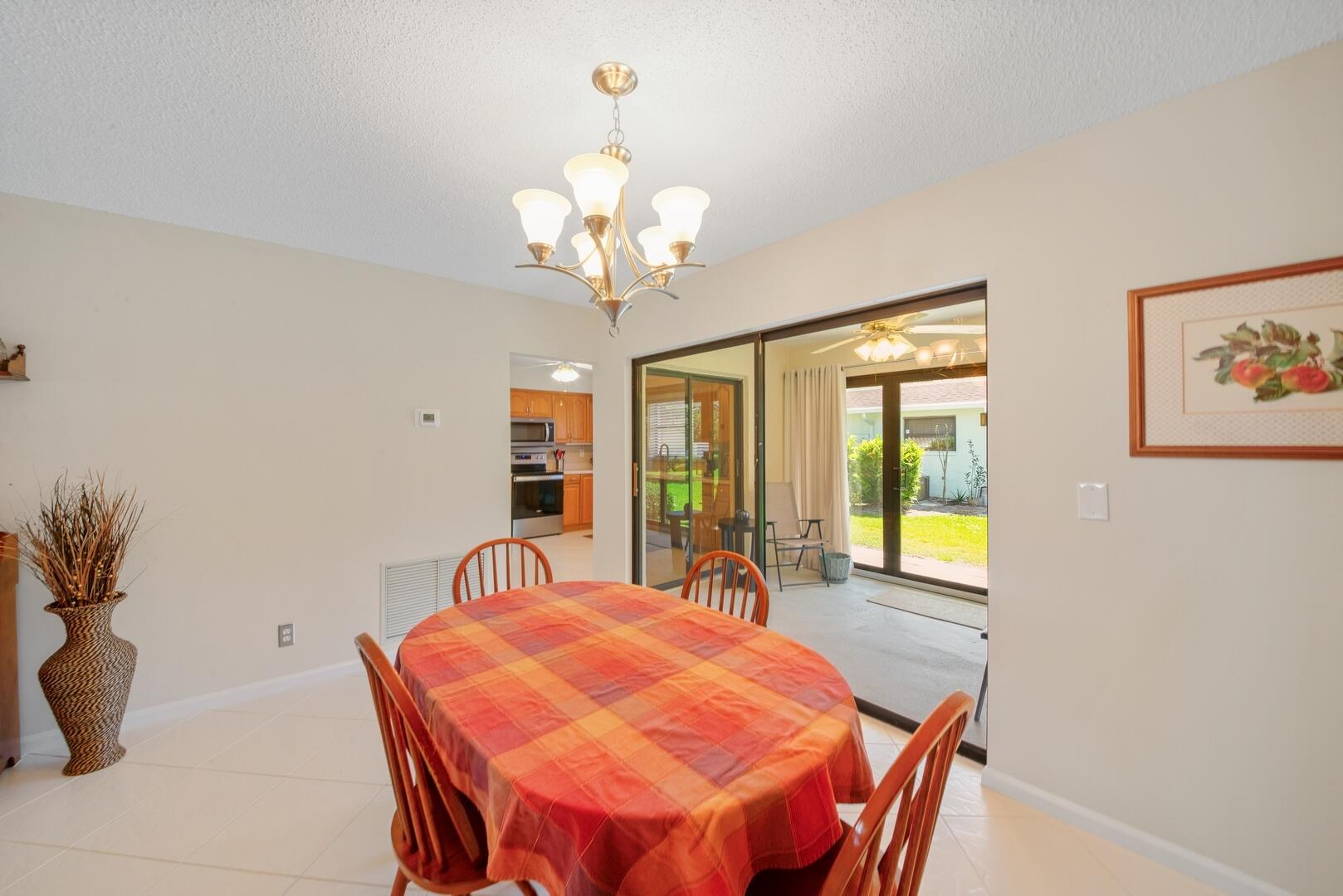 4390 Eucalyptus Tree Court B, Boynton Beach Unit: B