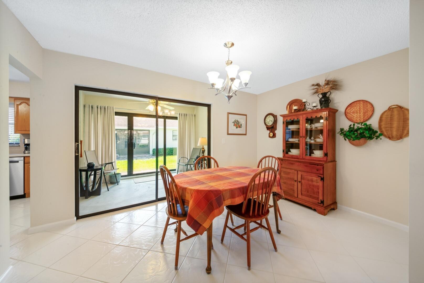 4390 Eucalyptus Tree Court B, Boynton Beach Unit: B
