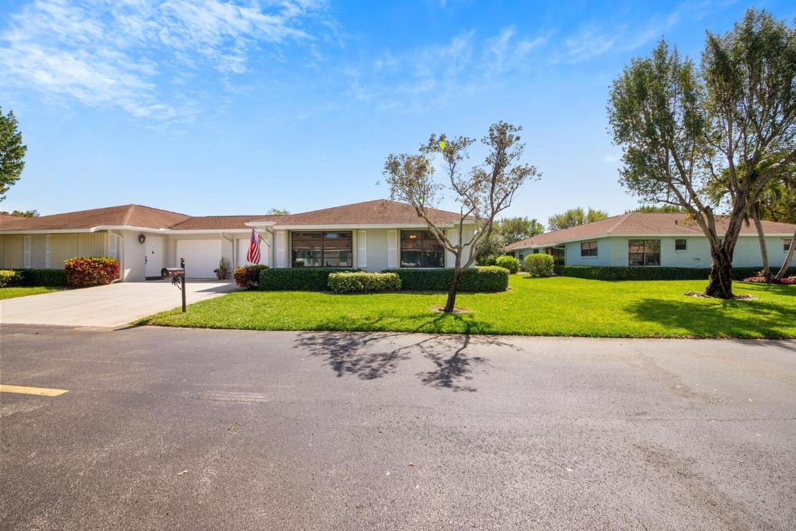 4390 Eucalyptus Tree Court B, Boynton Beach Unit: B