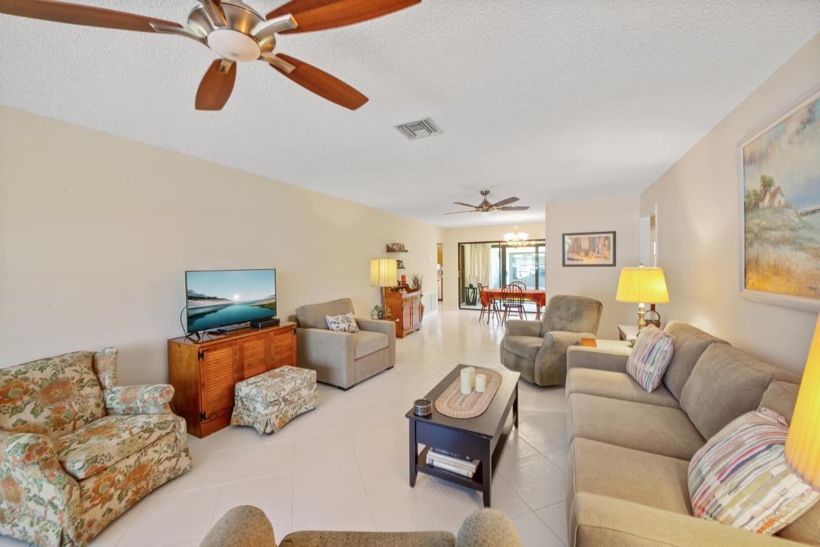 4390 Eucalyptus Tree Court B, Boynton Beach Unit: B