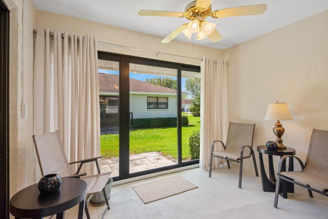 4390 Eucalyptus Tree Court B, Boynton Beach Unit: B