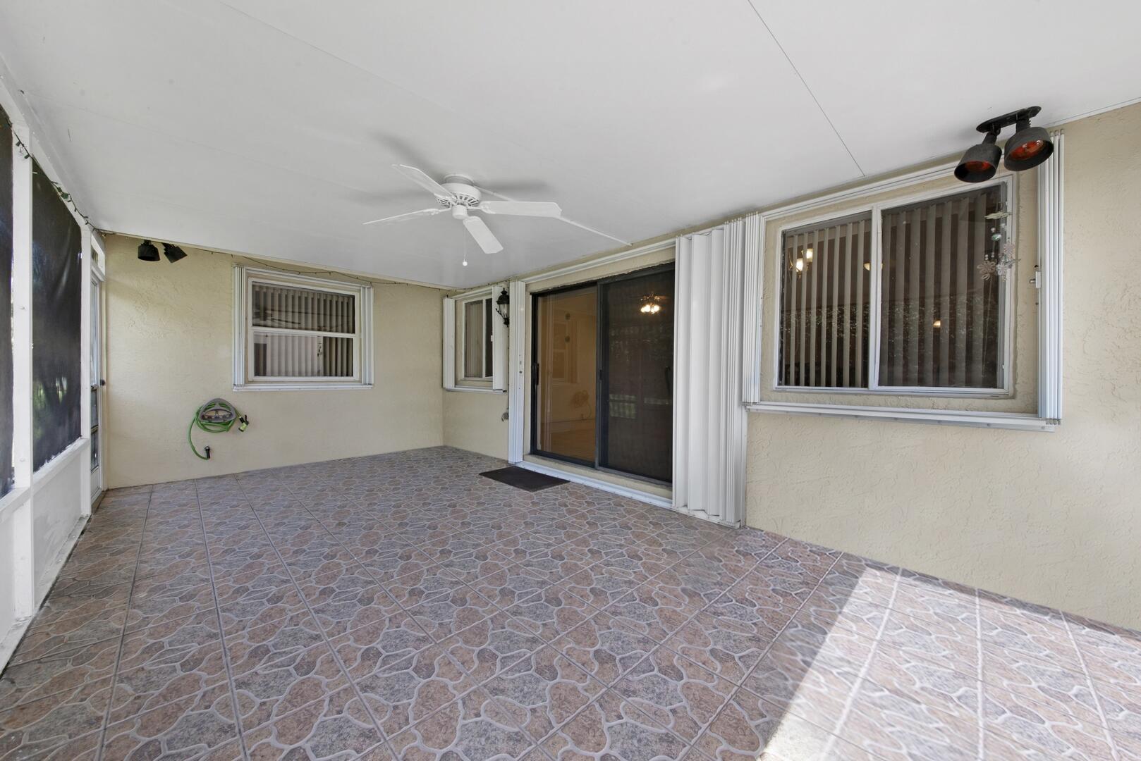 25 Hawthorne Lane, Boynton Beach