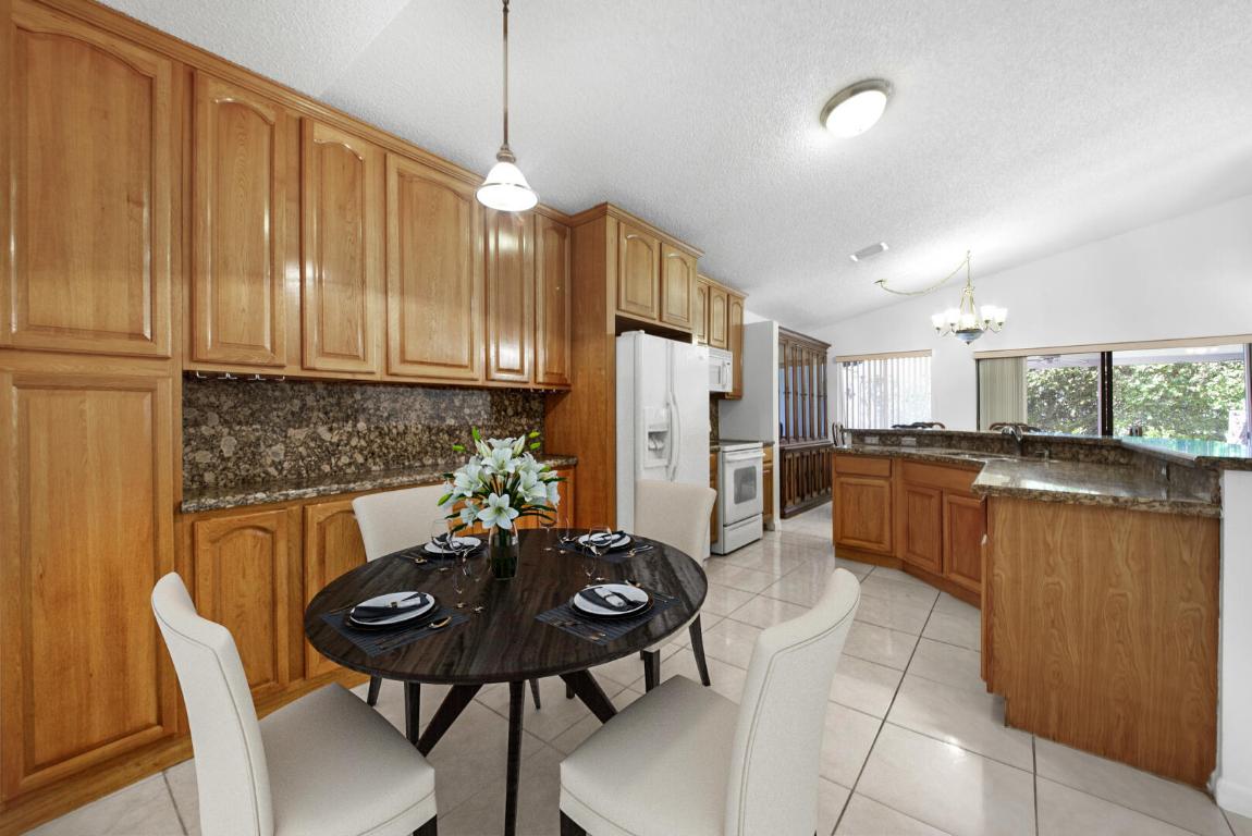 25 Hawthorne Lane, Boynton Beach