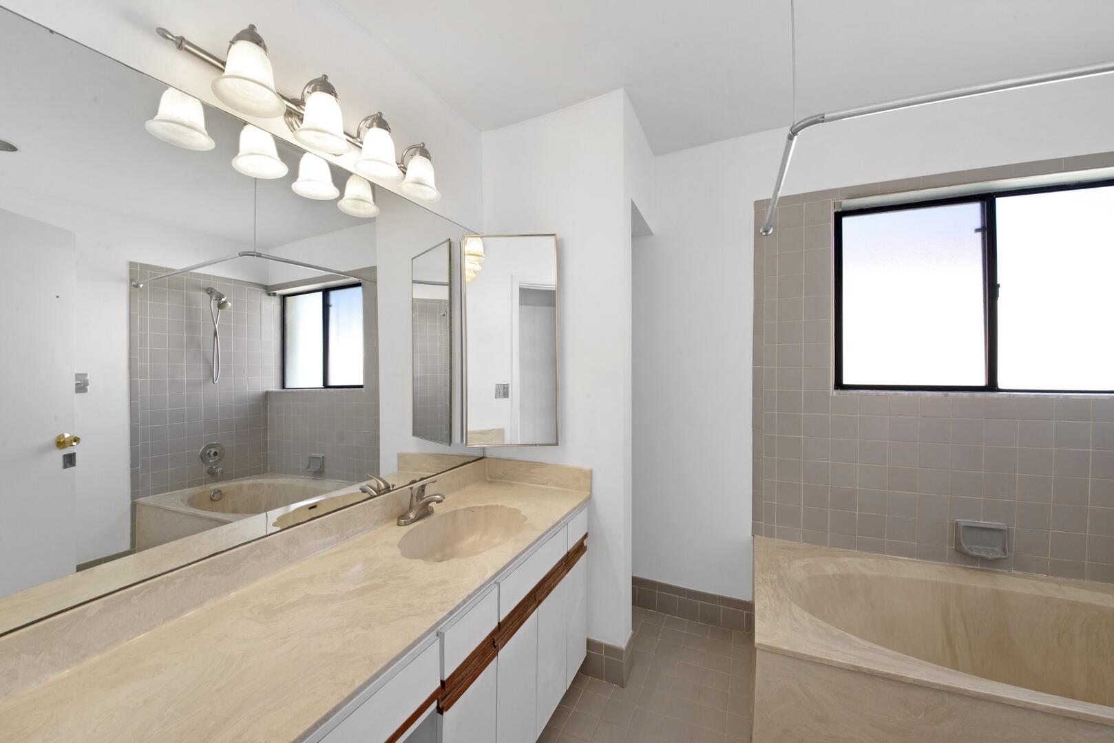 25 Hawthorne Lane, Boynton Beach