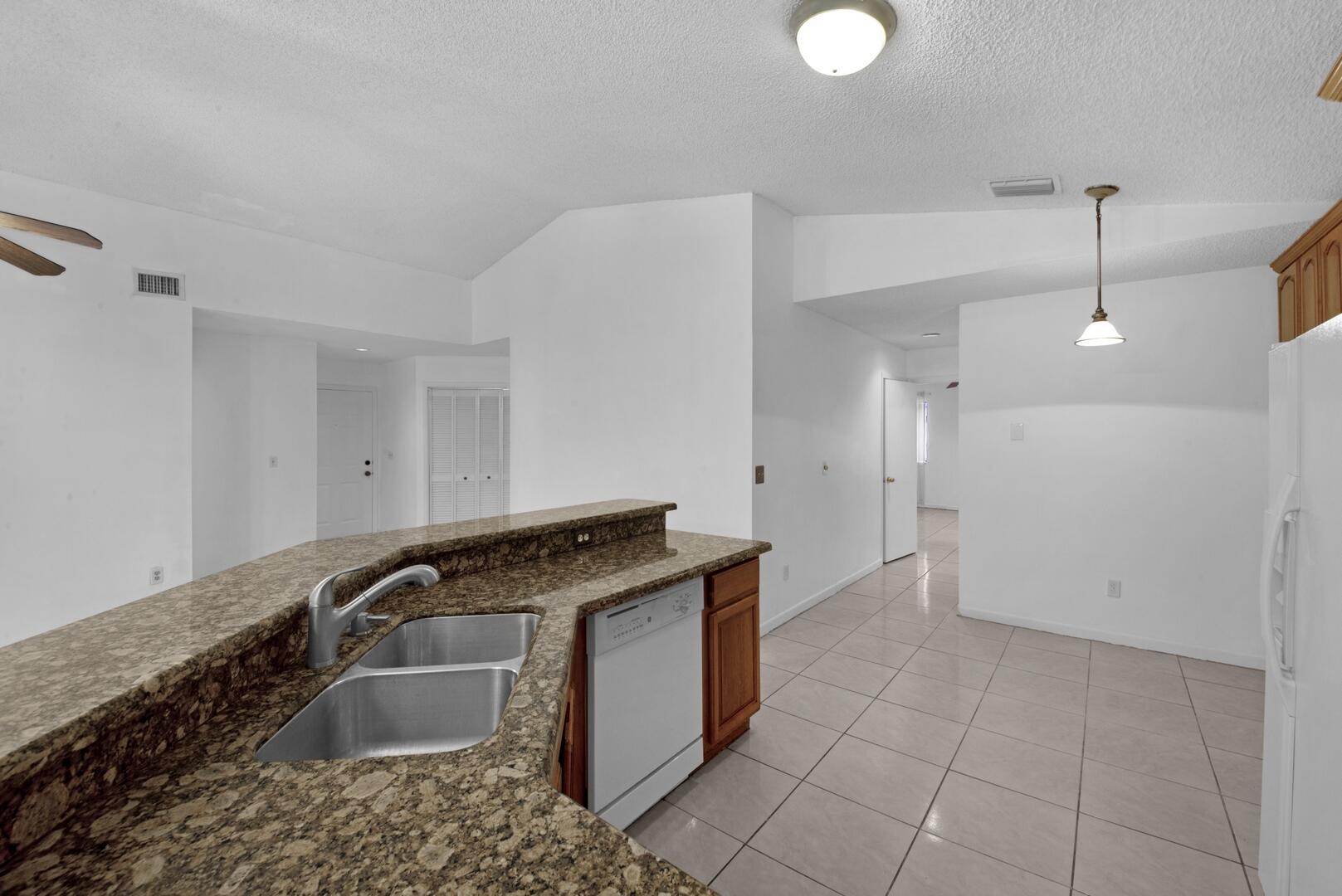 25 Hawthorne Lane, Boynton Beach