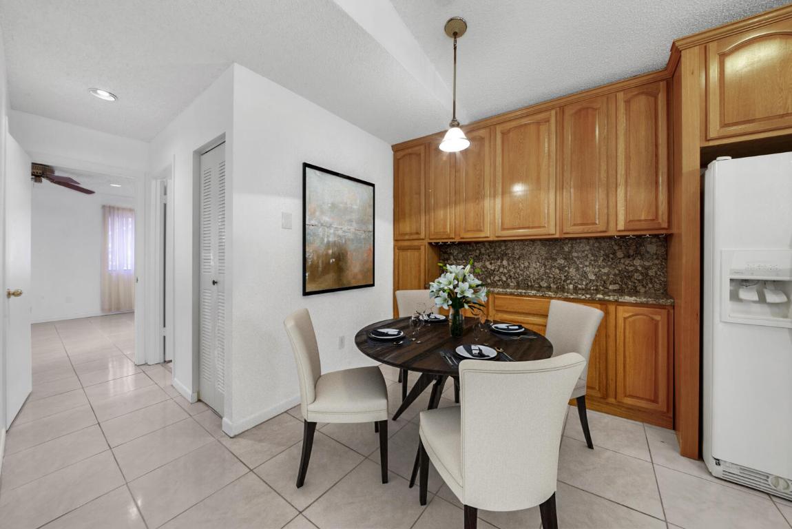 25 Hawthorne Lane, Boynton Beach