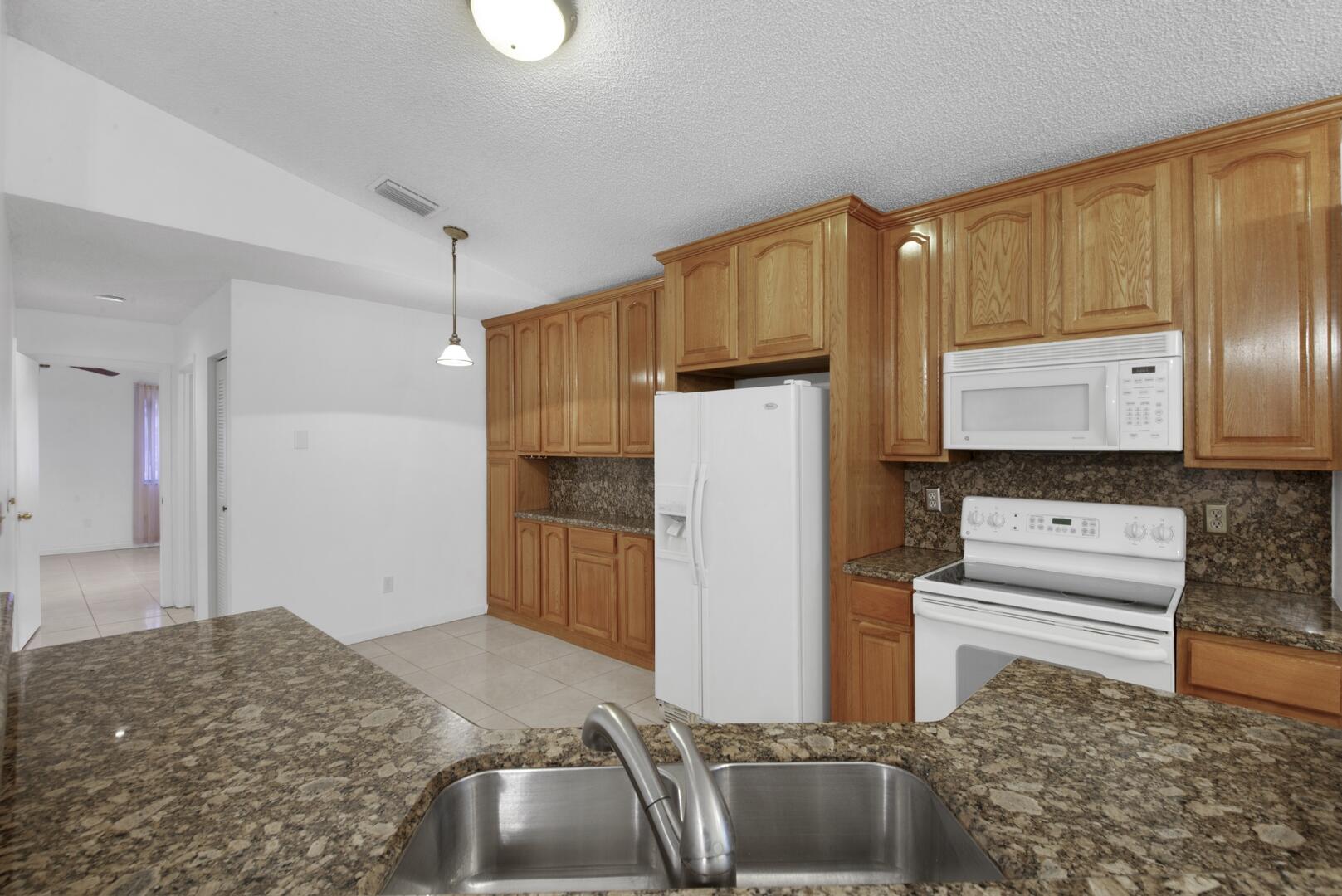 25 Hawthorne Lane, Boynton Beach