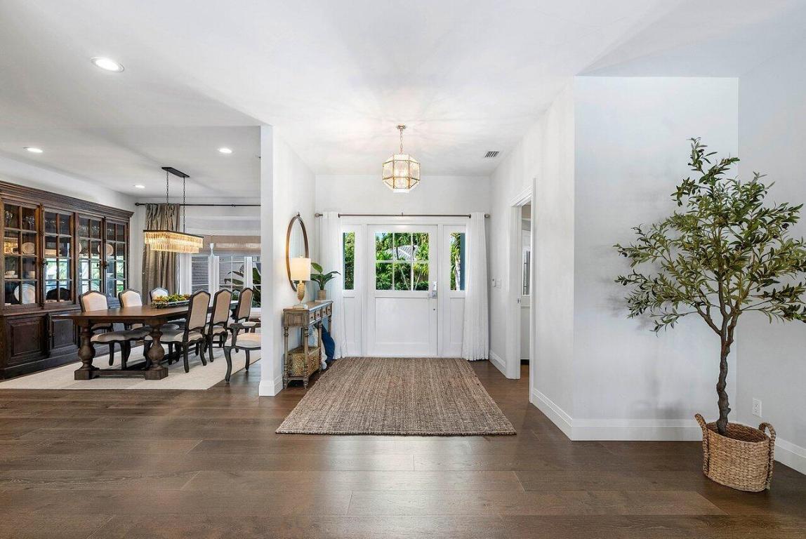 570 N Country Club Drive, Atlantis