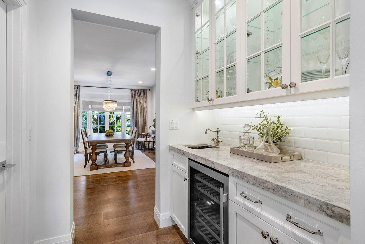 570 N Country Club Drive, Atlantis