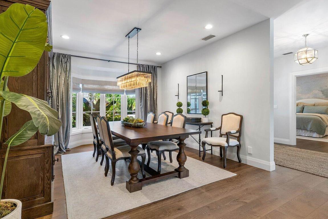 570 N Country Club Drive, Atlantis