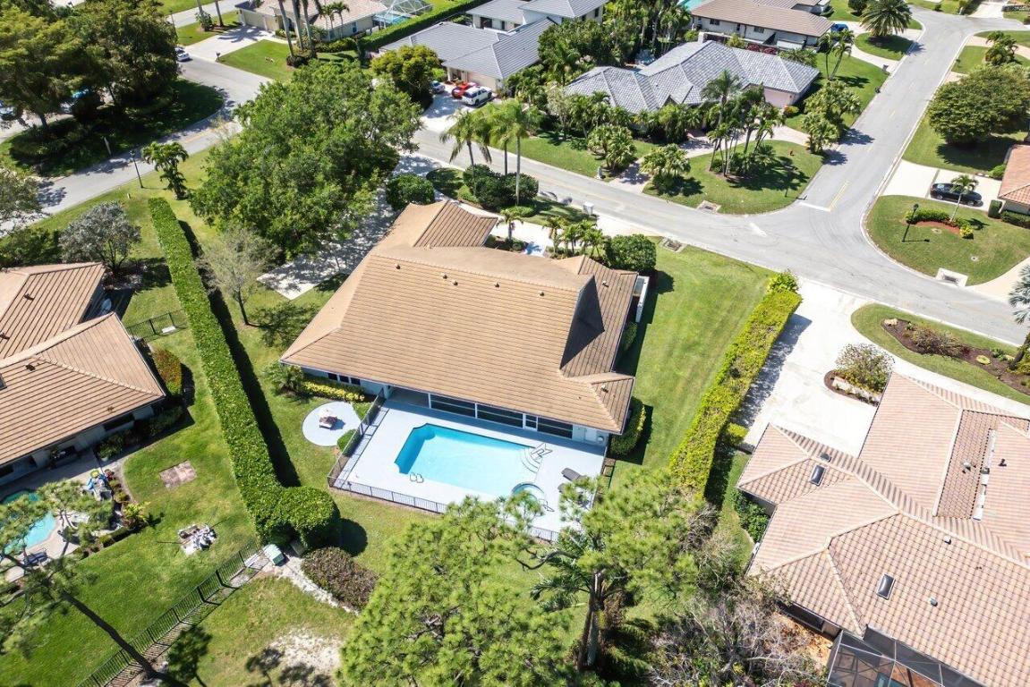 570 N Country Club Drive, Atlantis