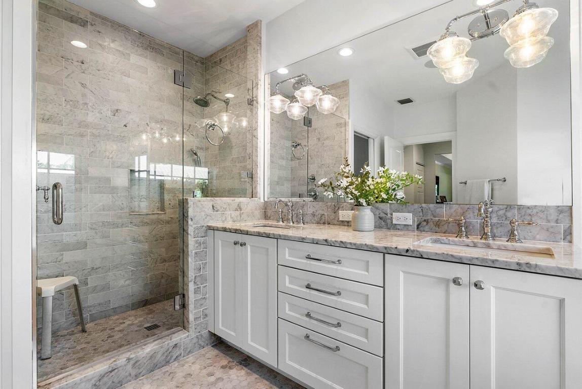 570 N Country Club Drive, Atlantis