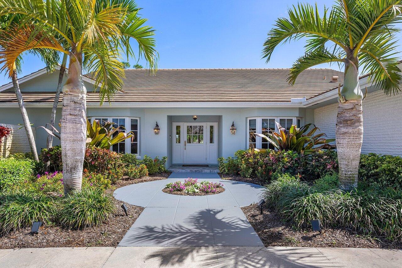 570 N Country Club Drive, Atlantis