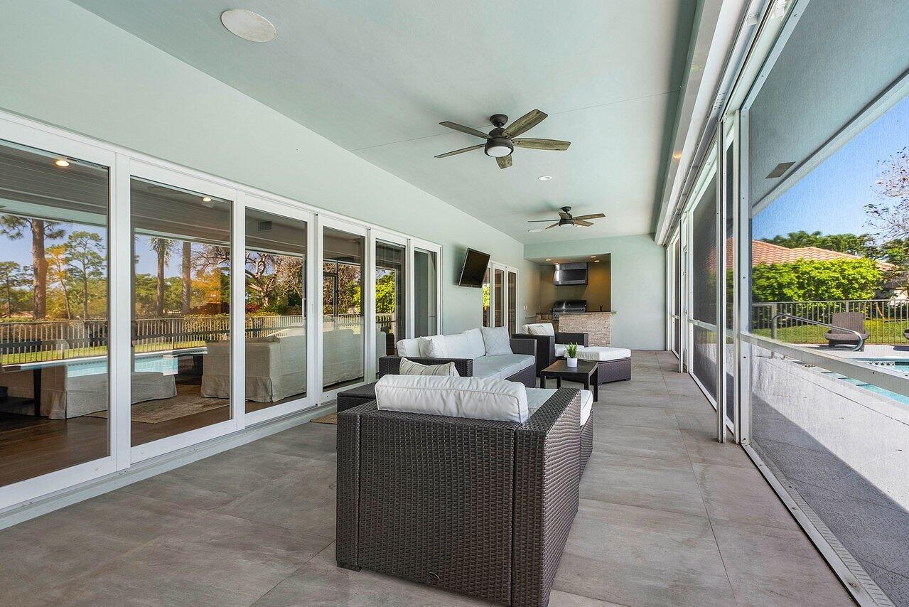 570 N Country Club Drive, Atlantis