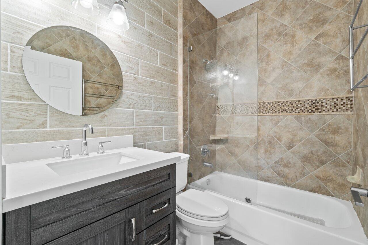 6400 Park Lake Circle