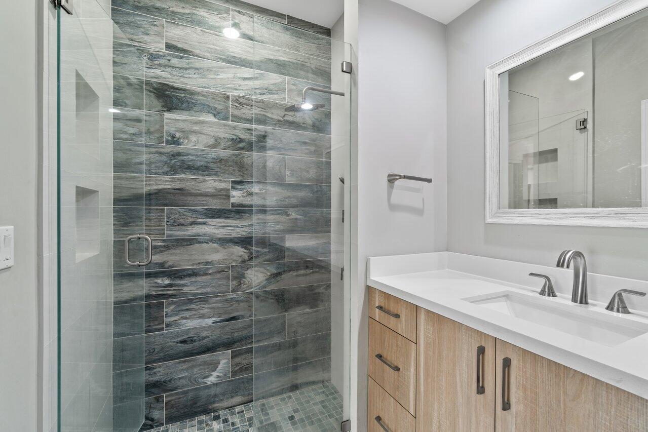 6400 Park Lake Circle