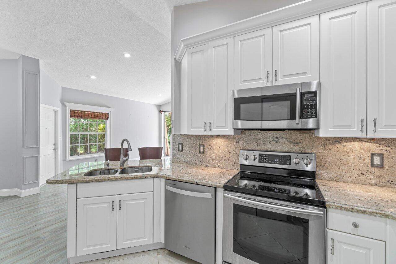 6400 Park Lake Circle