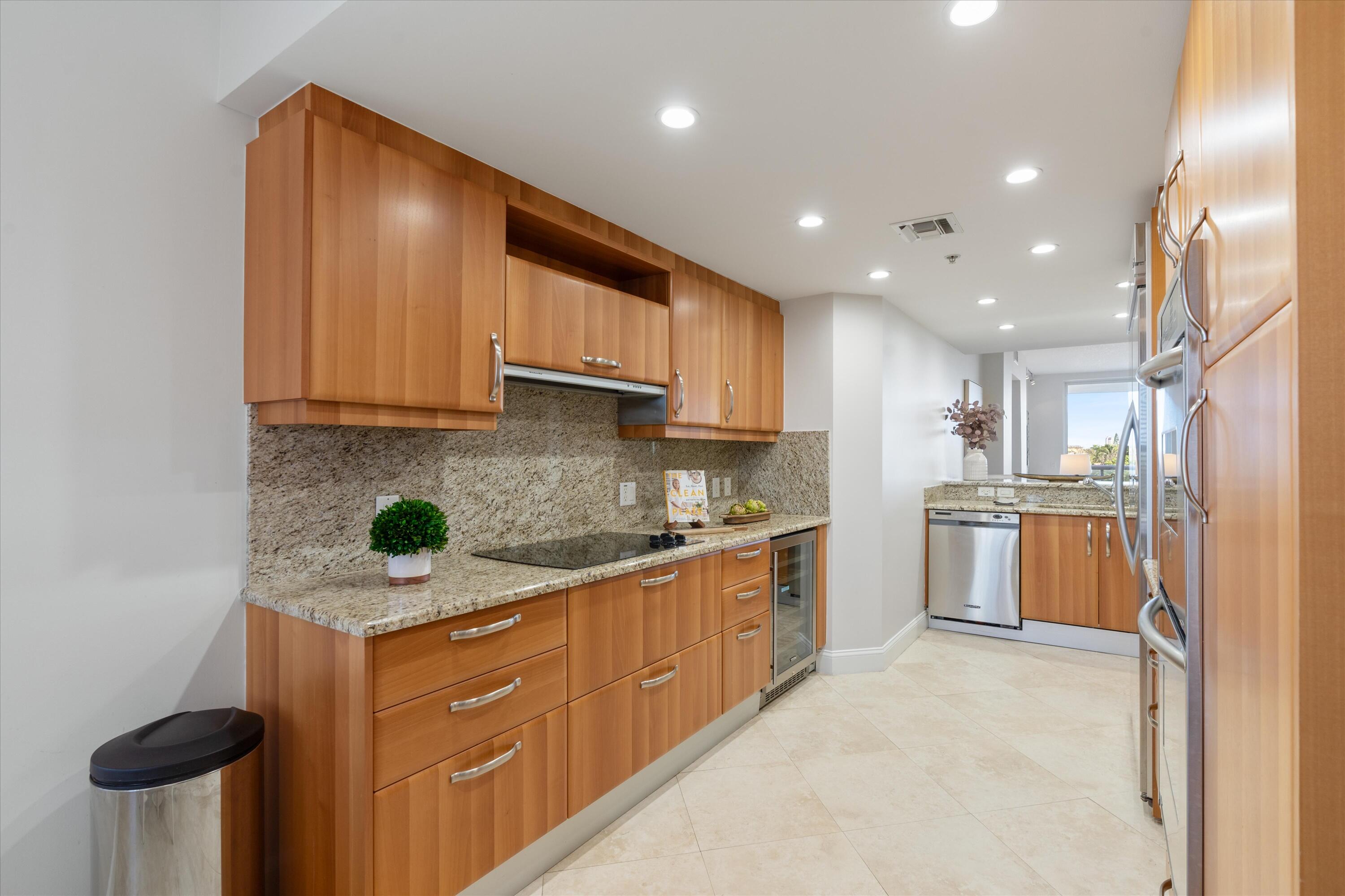 2051 SE 3rd Street 407, Deerfield Beach Unit: 407