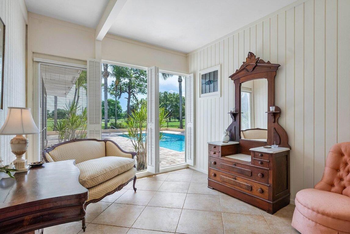 261 N Country Club Drive, Atlantis