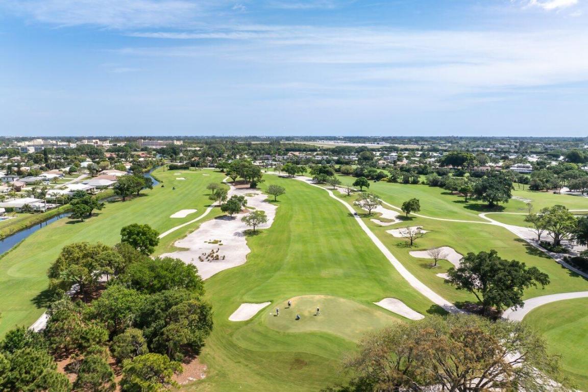 261 N Country Club Drive, Atlantis