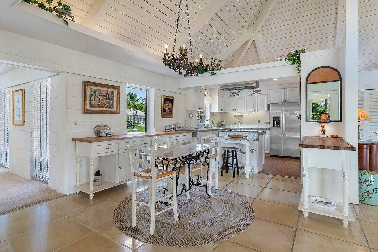 261 N Country Club Drive, Atlantis